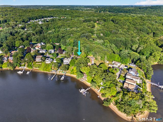35 Oswegatchie Road, Waterford, CT 06385