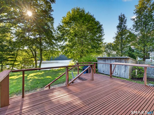 35 Oswegatchie Road, Waterford, CT 06385
