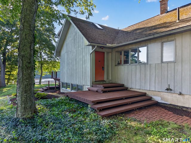 35 Oswegatchie Road, Waterford, CT 06385