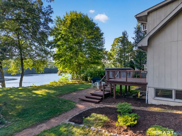 35 Oswegatchie Road, Waterford, CT 06385