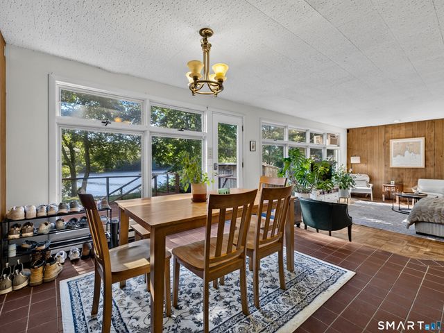 35 Oswegatchie Road, Waterford, CT 06385