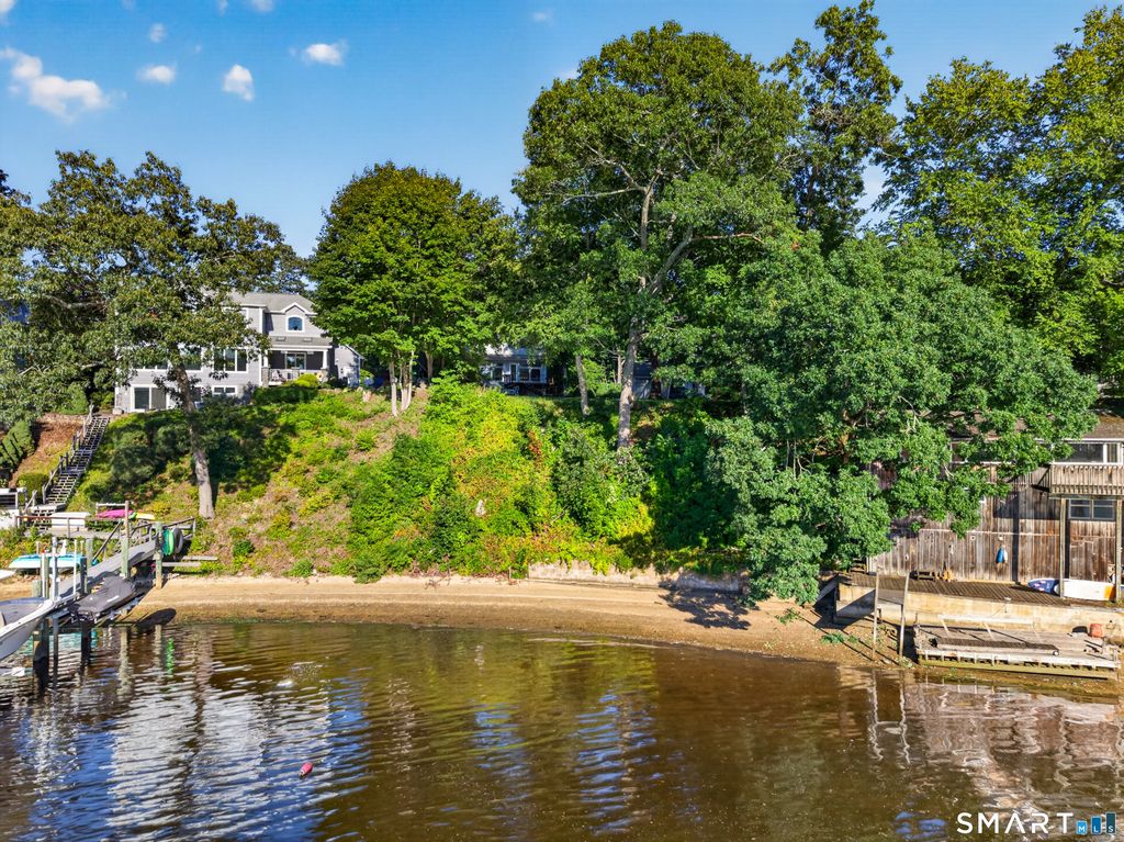 35 Oswegatchie Road, Waterford, CT 06385