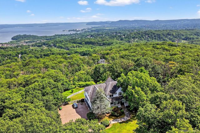 10 Soluri Lane, Tomkins Cove, NY 10986