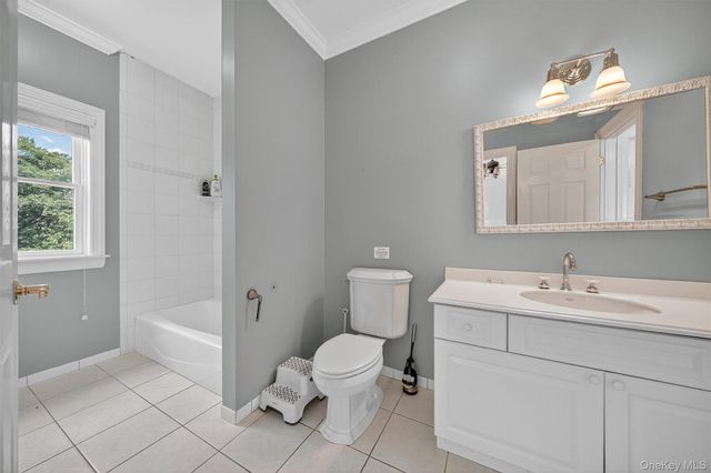 10 Soluri Lane, Tomkins Cove, NY 10986