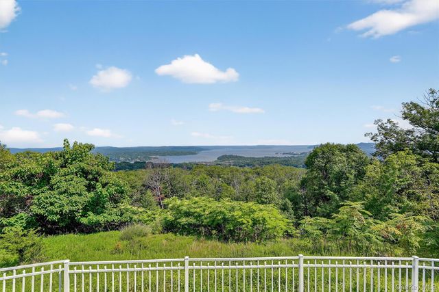 10 Soluri Lane, Tomkins Cove, NY 10986