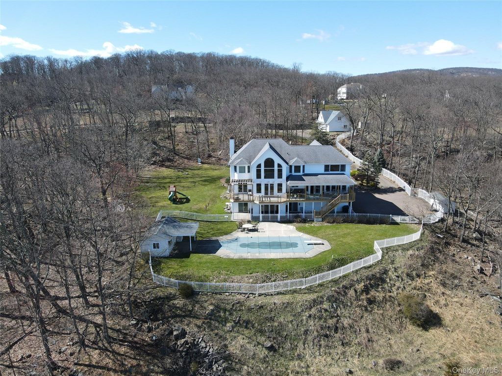 10 Soluri Lane, Tomkins Cove, NY 10986