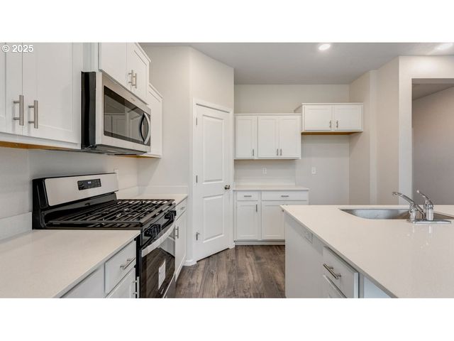 4989 Marr Ave Ne, Salem, OR 97301