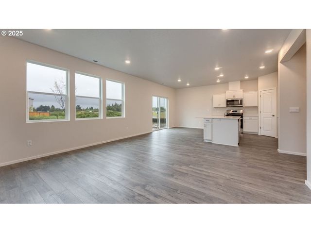 4989 Marr Ave Ne, Salem, OR 97301