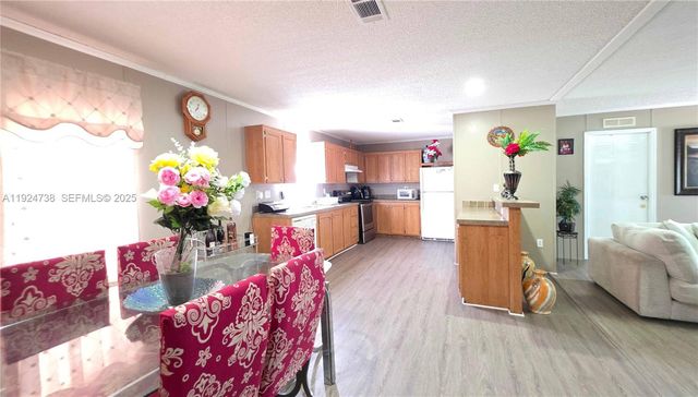 225 N Estribo ST, Clewiston, FL 33440