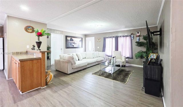 225 N Estribo ST, Clewiston, FL 33440