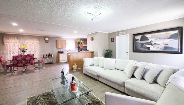 225 N Estribo ST, Clewiston, FL 33440