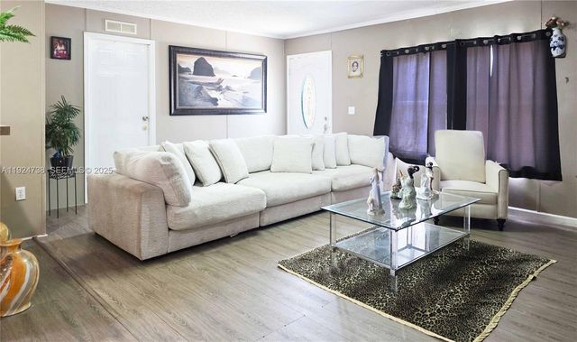 225 N Estribo ST, Clewiston, FL 33440