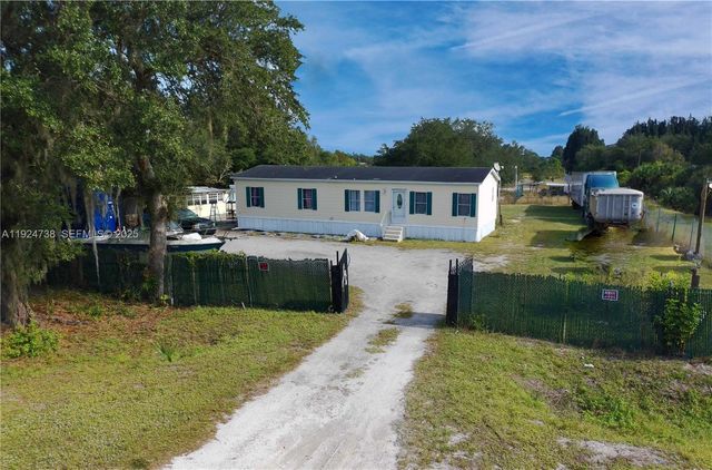 225 N Estribo ST, Clewiston, FL 33440