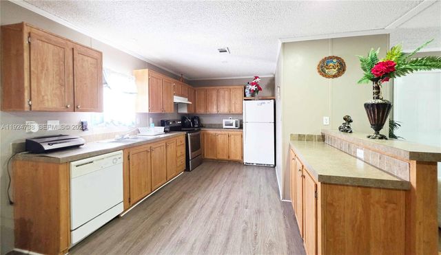 225 N Estribo ST, Clewiston, FL 33440