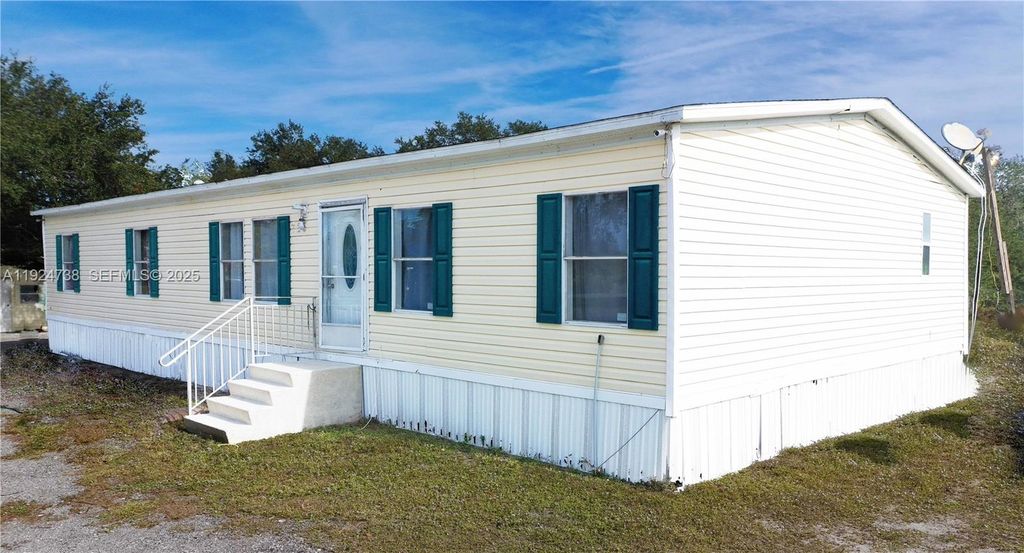 225 N Estribo ST, Clewiston, FL 33440