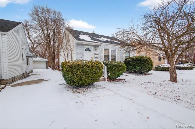 18827 Woodside Street, Harper Woods, MI 48225