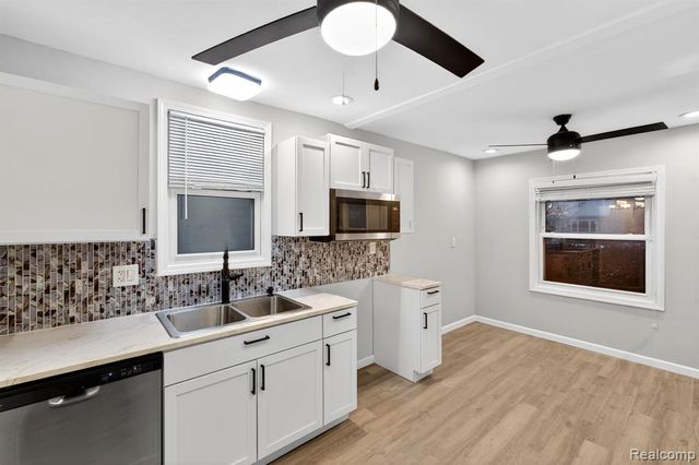 18827 Woodside Street, Harper Woods, MI 48225