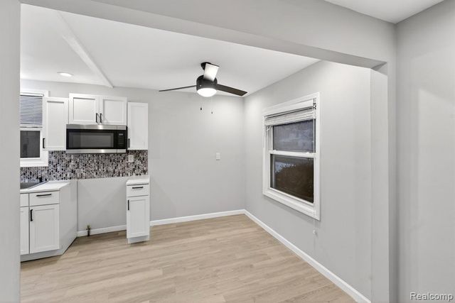 18827 Woodside Street, Harper Woods, MI 48225