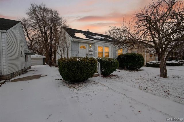 18827 Woodside Street, Harper Woods, MI 48225