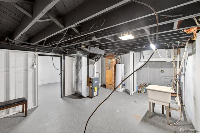 18827 Woodside Street, Harper Woods, MI 48225