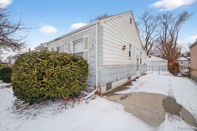 18827 Woodside Street, Harper Woods, MI 48225
