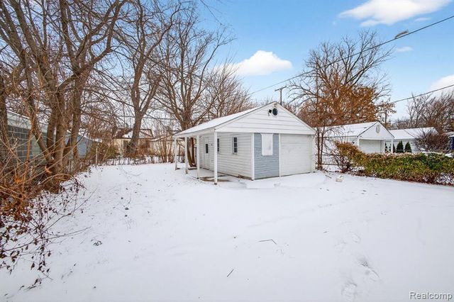 18827 Woodside Street, Harper Woods, MI 48225