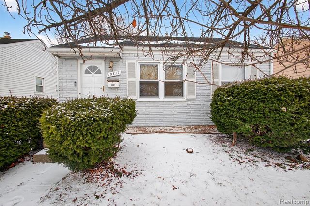18827 Woodside Street, Harper Woods, MI 48225