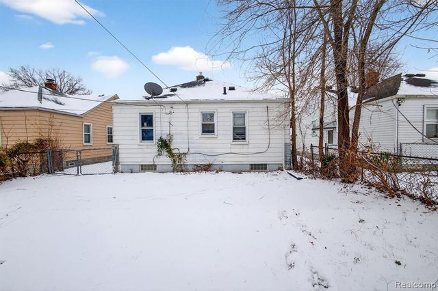 18827 Woodside Street, Harper Woods, MI 48225