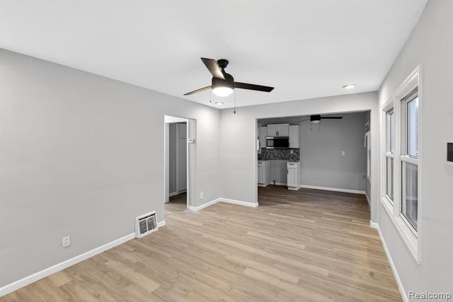 18827 Woodside Street, Harper Woods, MI 48225