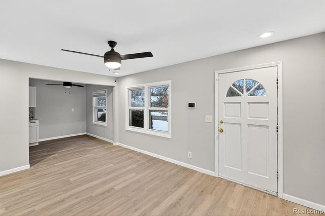 18827 Woodside Street, Harper Woods, MI 48225