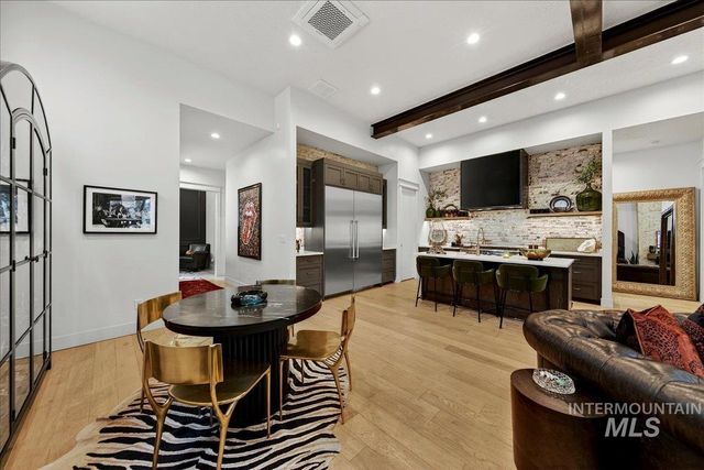 152 S Carbon Rivet Ave, Eagle, ID 83616