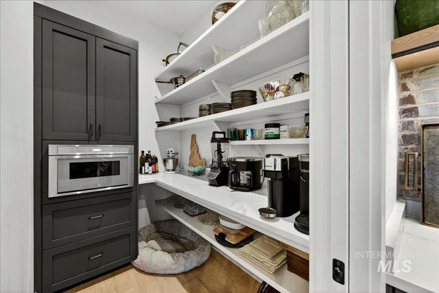 152 S Carbon Rivet Ave, Eagle, ID 83616