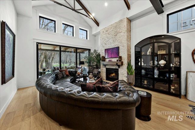 152 S Carbon Rivet Ave, Eagle, ID 83616