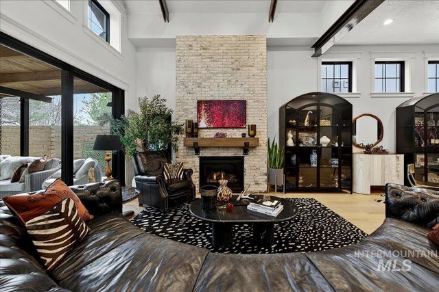 152 S Carbon Rivet Ave, Eagle, ID 83616