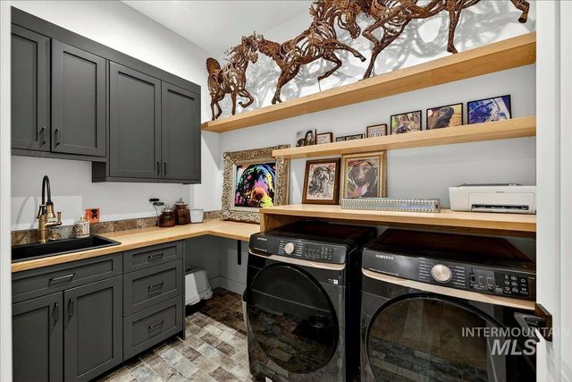 152 S Carbon Rivet Ave, Eagle, ID 83616