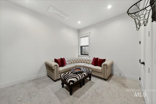 152 S Carbon Rivet Ave, Eagle, ID 83616