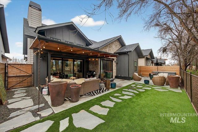 152 S Carbon Rivet Ave, Eagle, ID 83616