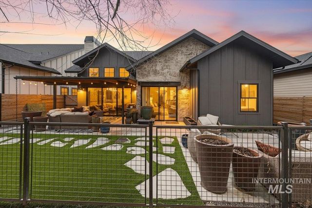 152 S Carbon Rivet Ave, Eagle, ID 83616