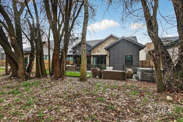 152 S Carbon Rivet Ave, Eagle, ID 83616