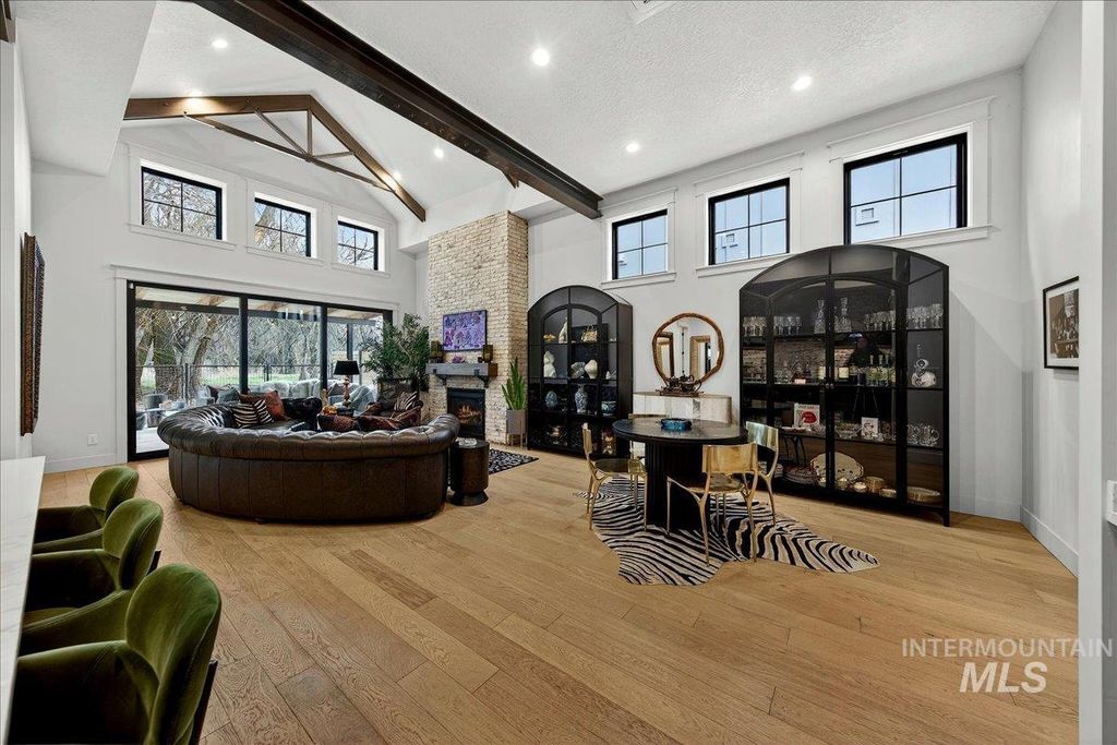 152 S Carbon Rivet Ave, Eagle, ID 83616