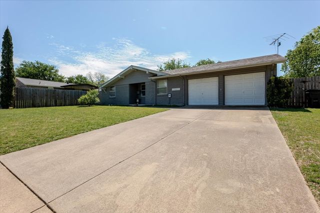 711 Shelmar Drive, Euless, TX 76039