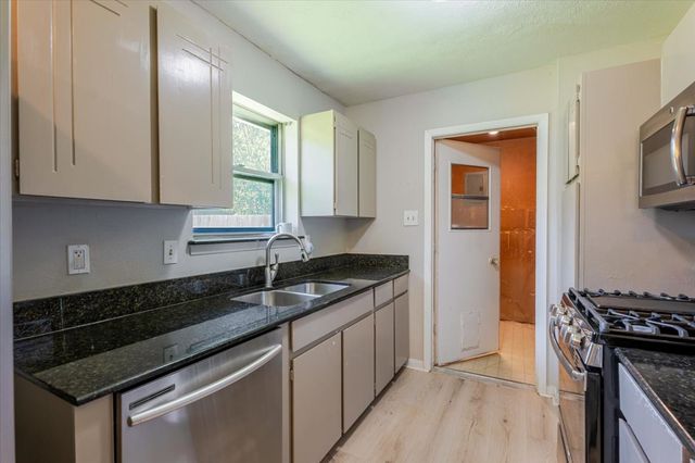 711 Shelmar Drive, Euless, TX 76039