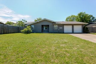 711 Shelmar Drive, Euless, TX 76039