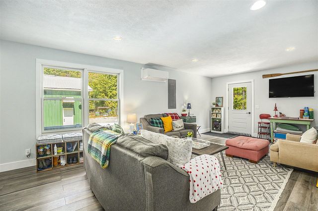 4529 S Hilton Park Road, Fruitport, MI 49415