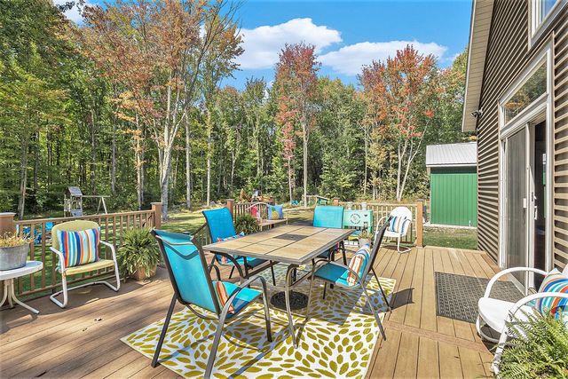 4529 S Hilton Park Road, Fruitport, MI 49415