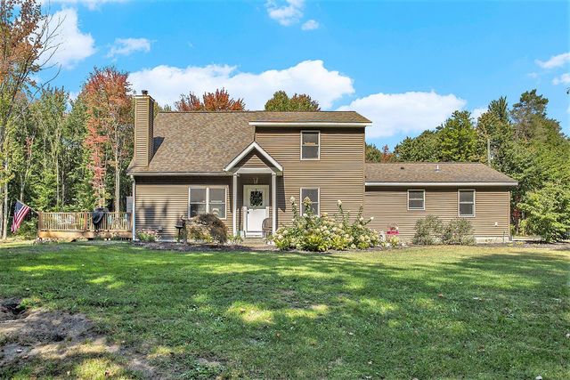 4529 S Hilton Park Road, Fruitport, MI 49415