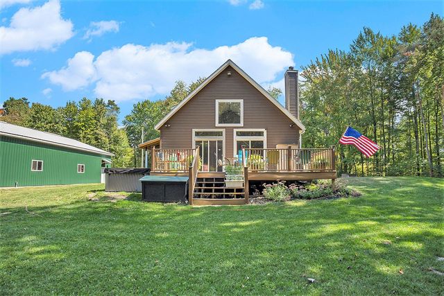 4529 S Hilton Park Road, Fruitport, MI 49415