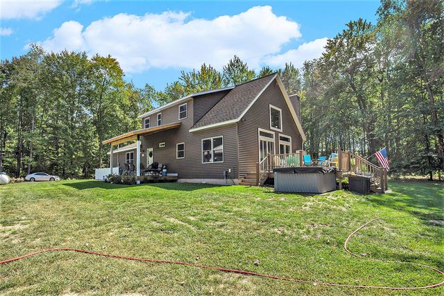 4529 S Hilton Park Road, Fruitport, MI 49415