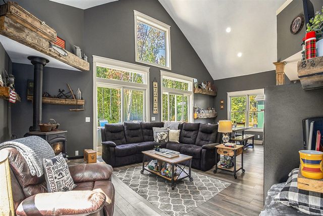 4529 S Hilton Park Road, Fruitport, MI 49415