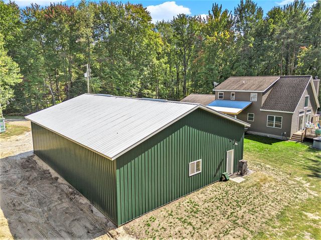 4529 S Hilton Park Road, Fruitport, MI 49415